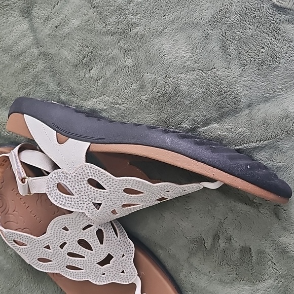 Rockport Women's White Sandals Size 11 - Picture 3 of 6